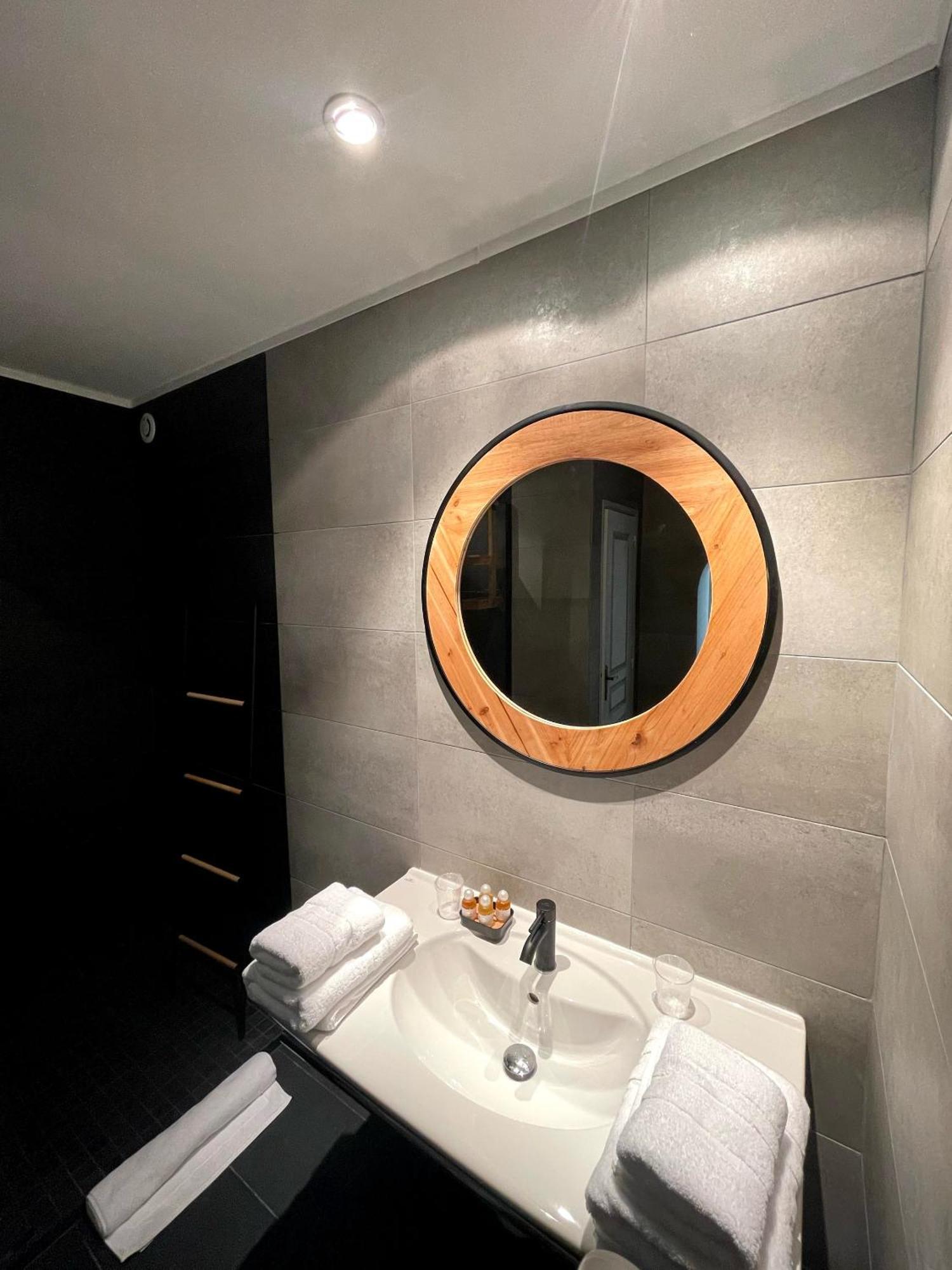 Le Mas De Camassade Tourrettes-sur-Loup Habitación foto